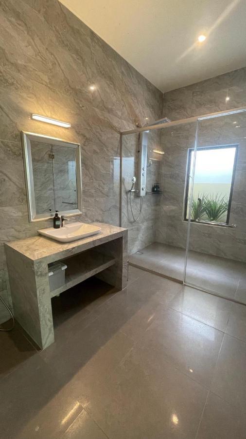 Charis Pool Villa 2 - 3 Bedroom With Private Pool Bentong Exteriör bild